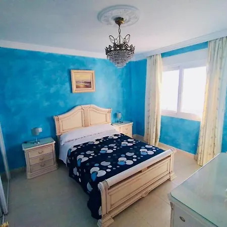 Apartmán In With Shared Swimming Pool Torrox