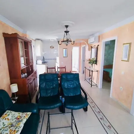 Apartmán In With Shared Swimming Pool *