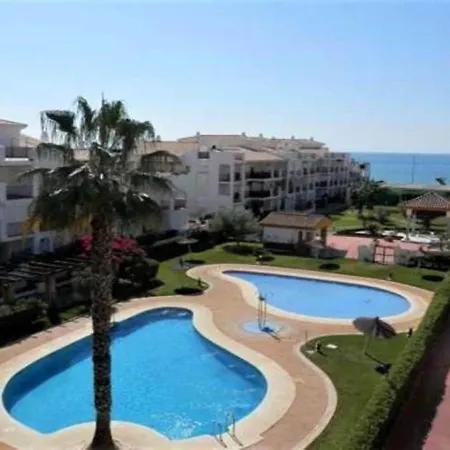 Apartmán In With Shared Swimming Pool