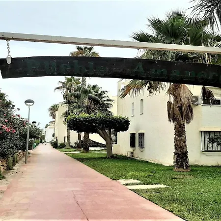 Apartmán In With Shared Swimming Pool Torrox