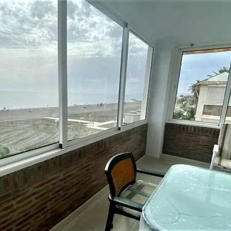 Apartmán In With Shared Swimming Pool Torrox